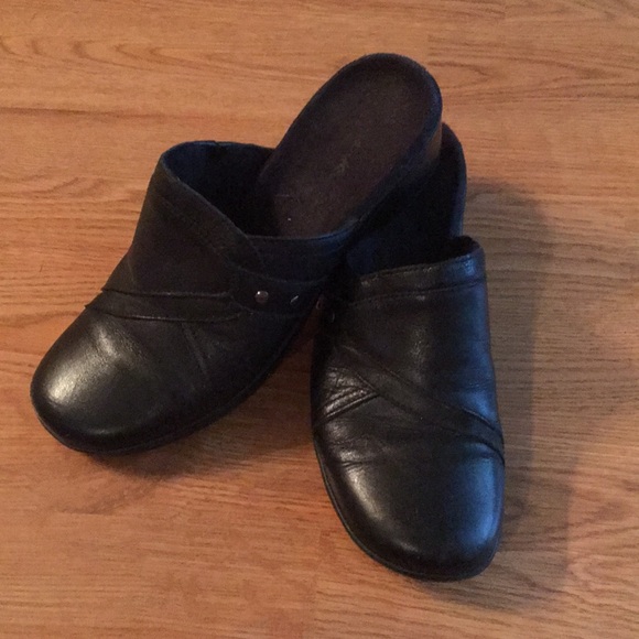 Used Black Clarks Clogs Size 7 - Picture 3 of 4